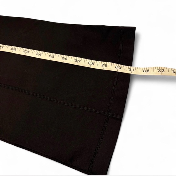 Black Lululemon yoga pants. Size 8. - Picture 5 of 5